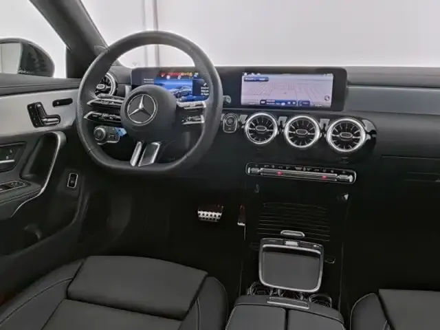 Mercedes-Benz CLA 180
