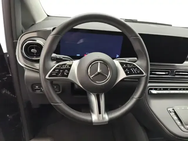 Mercedes-Benz V 220