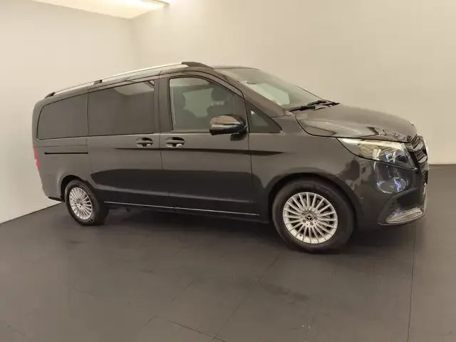 Mercedes-Benz V 220