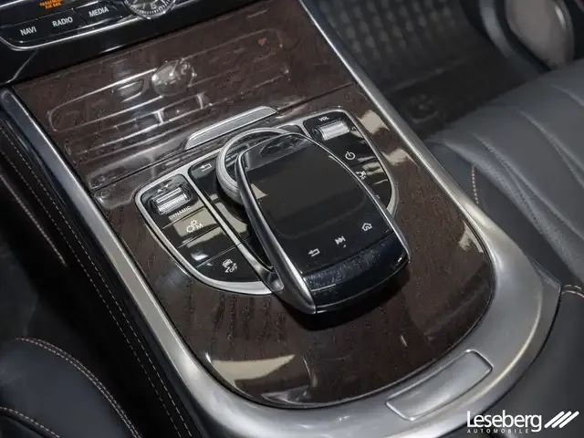 Mercedes-Benz G 400