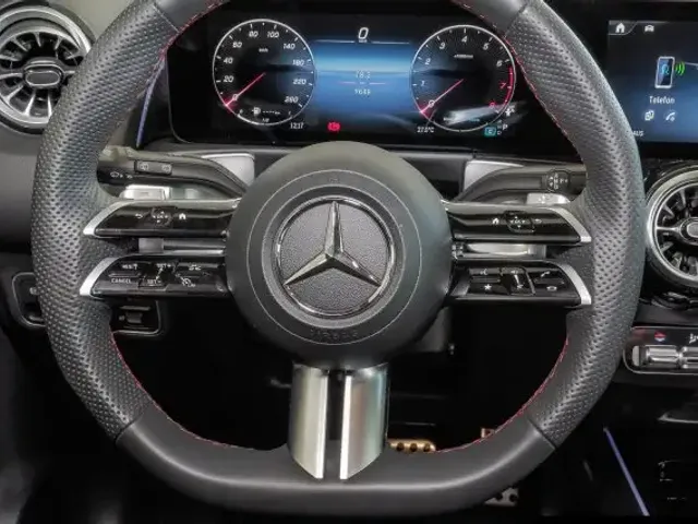 Mercedes-Benz GLB 200