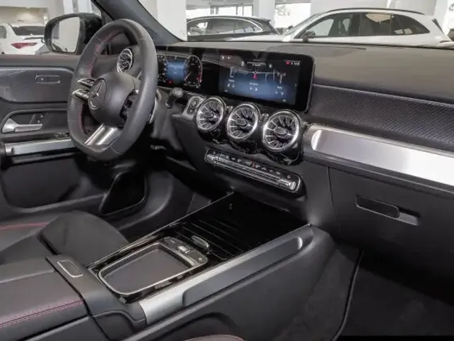Mercedes-Benz GLB 200