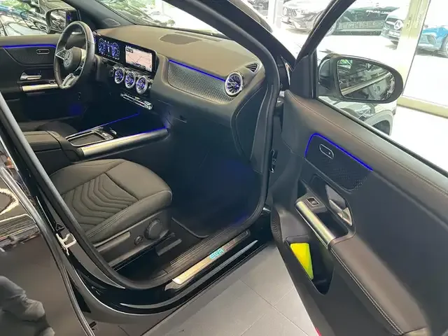 Mercedes-Benz EQA 300