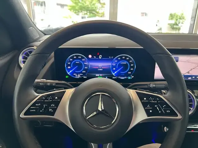 Mercedes-Benz EQA 300