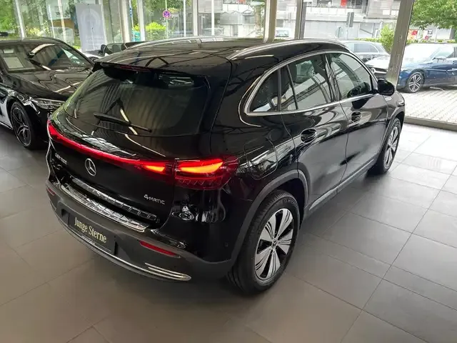 Mercedes-Benz EQA 300
