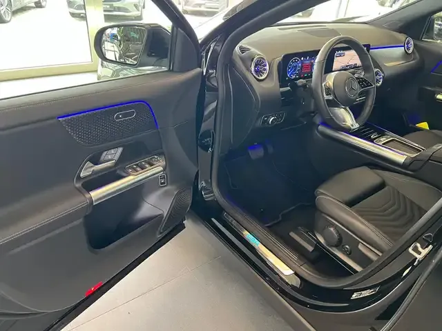 Mercedes-Benz EQA 300