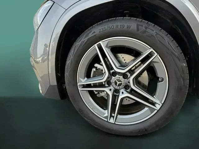 Mercedes-Benz GLA 220