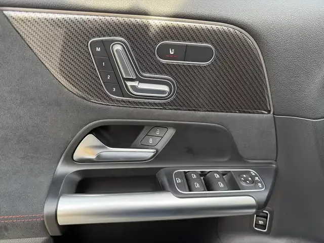 Mercedes-Benz GLA 220