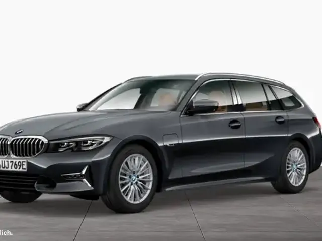 BMW 330