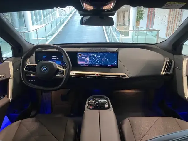BMW iX