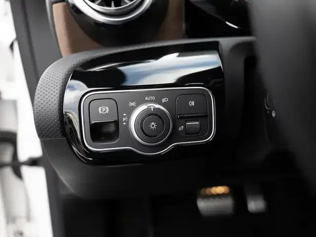 Mercedes-Benz CLA 220