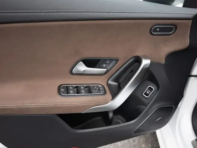 Mercedes-Benz CLA 220