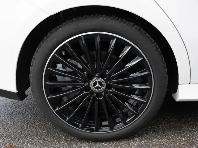 Mercedes-Benz CLA 220