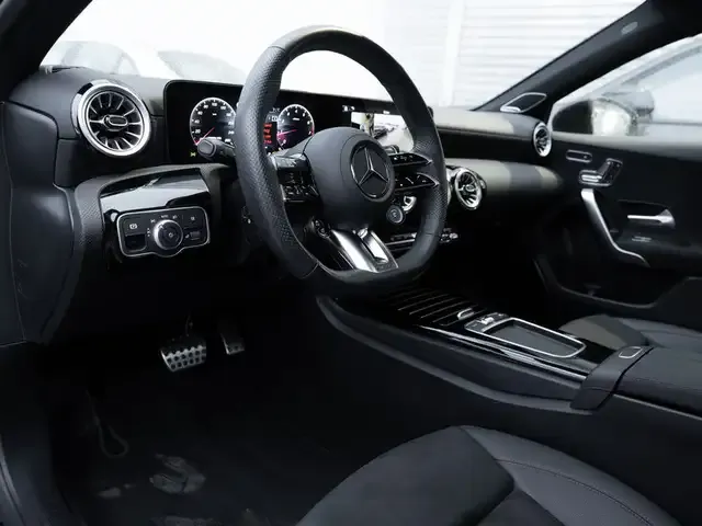 Mercedes-Benz A 35 AMG