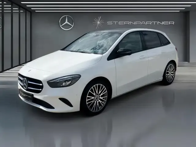 Mercedes-Benz B 220