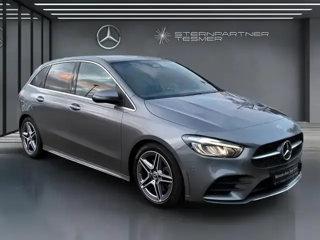 Mercedes-Benz B 220