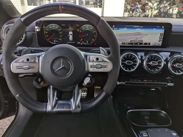 Mercedes-Benz CLA 45 AMG