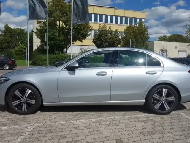 Mercedes-Benz C 180