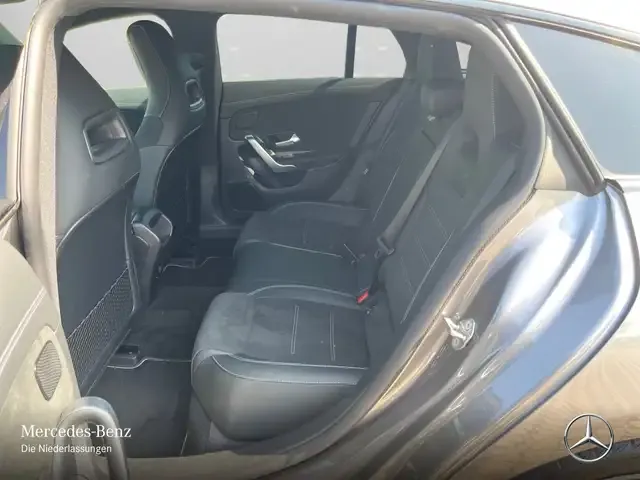 Mercedes-Benz CLA 220