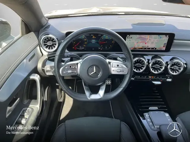 Mercedes-Benz CLA 220