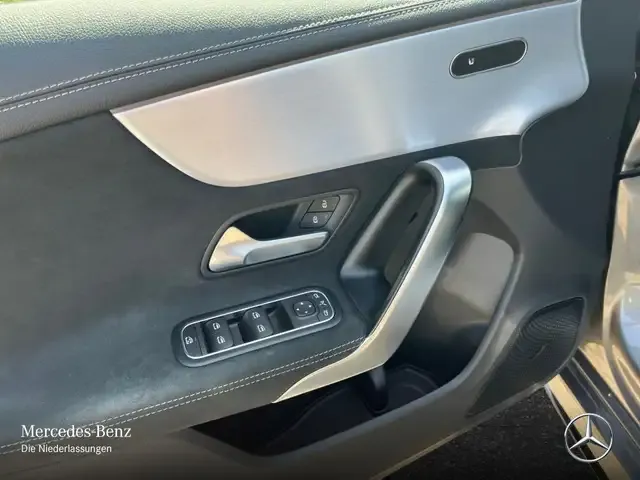 Mercedes-Benz CLA 220