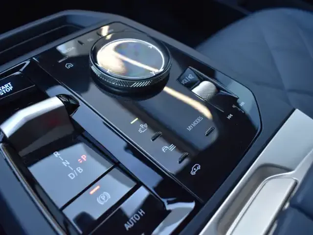 BMW iX