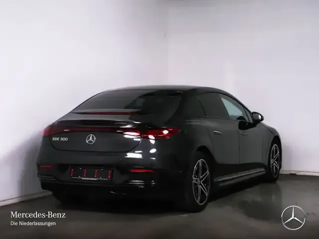 Mercedes-Benz EQE 300