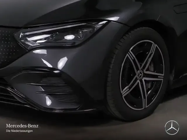 Mercedes-Benz EQE 300