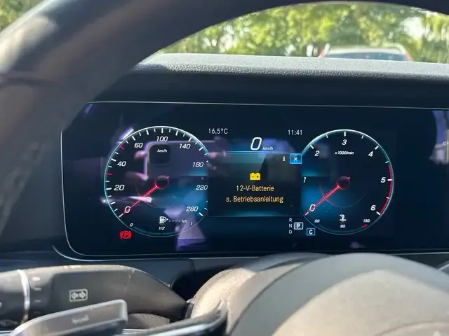 Mercedes-Benz E 220