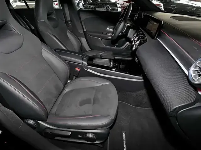 Mercedes-Benz CLA 180