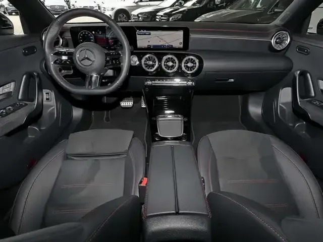 Mercedes-Benz CLA 180