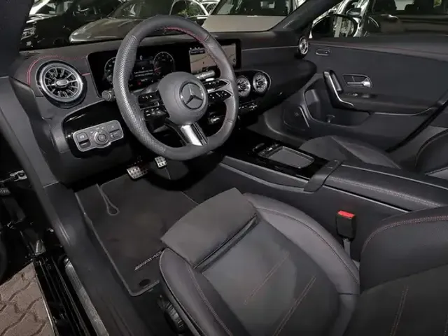 Mercedes-Benz CLA 180