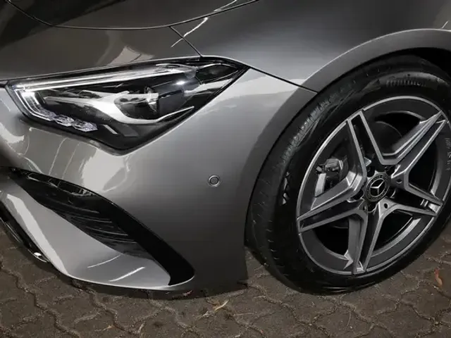 Mercedes-Benz CLA 180