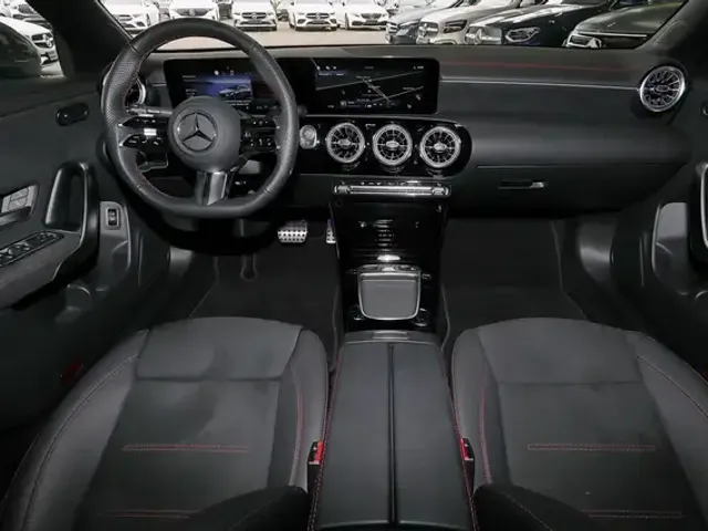 Mercedes-Benz CLA 180