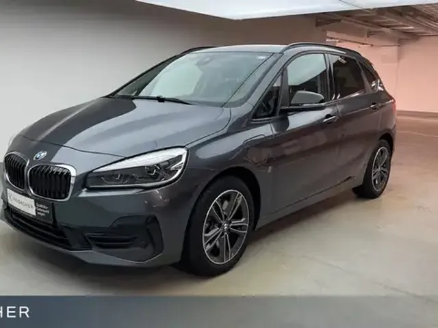 BMW 225