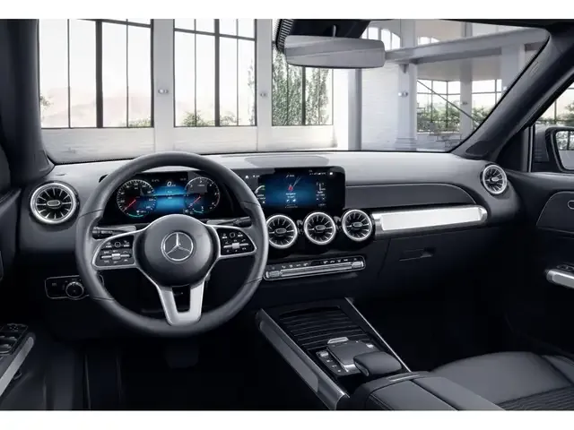 Mercedes-Benz GLB 220
