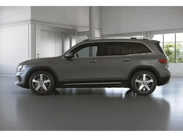 Mercedes-Benz GLB 220