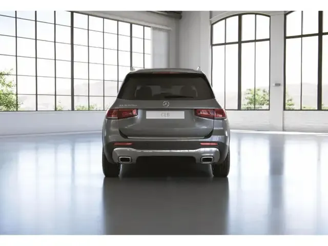 Mercedes-Benz GLB 220