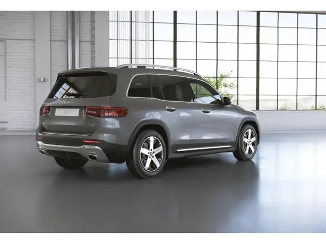 Mercedes-Benz GLB 220