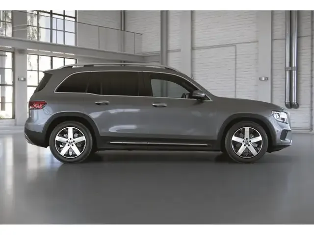 Mercedes-Benz GLB 220
