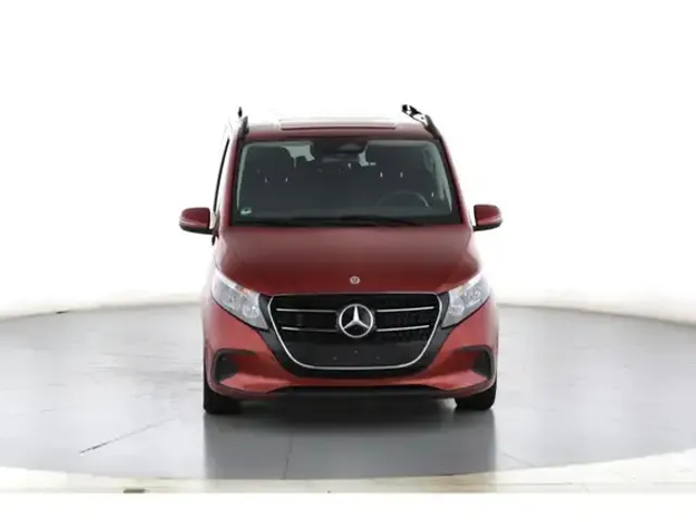 Mercedes-Benz V 220