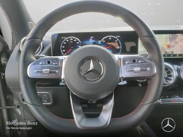 Mercedes-Benz EQA 300