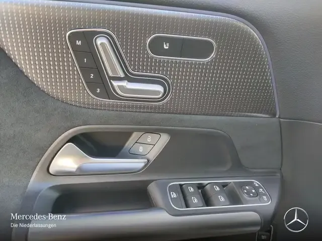 Mercedes-Benz EQA 300