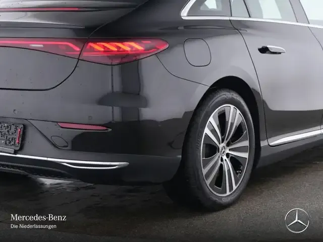 Mercedes-Benz EQE 300