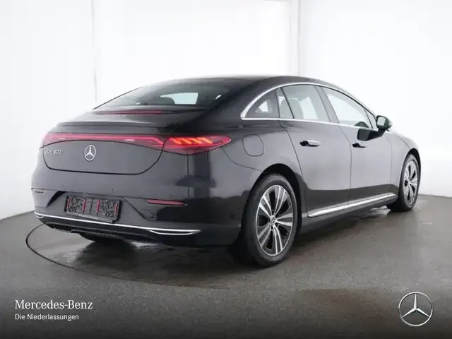 Mercedes-Benz EQE 300