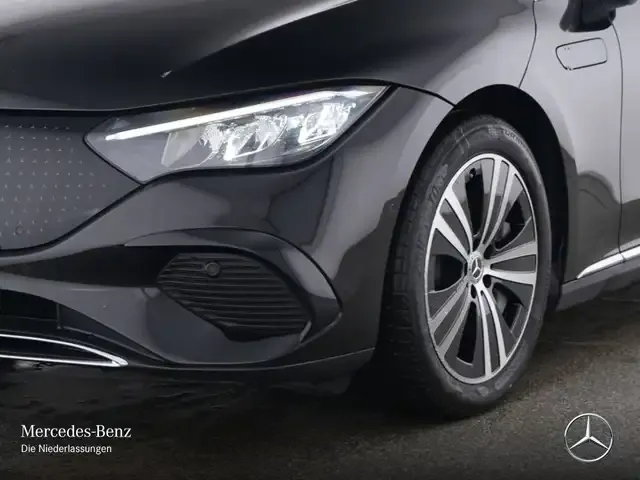 Mercedes-Benz EQE 300