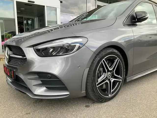 Mercedes-Benz B 250