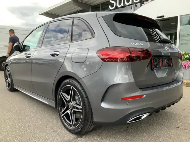 Mercedes-Benz B 250
