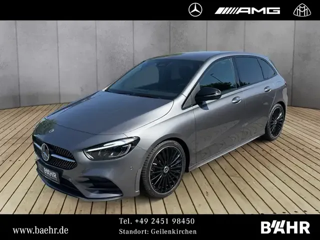 Mercedes-Benz B 180