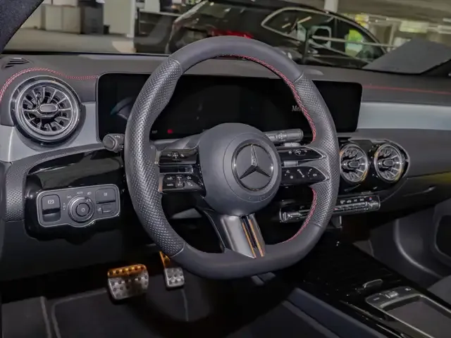 Mercedes-Benz CLA 180